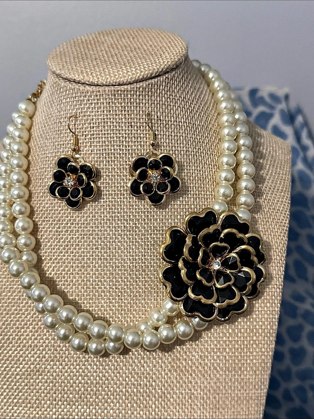 Black & Gold Floral Statement Jewelry Set Like New